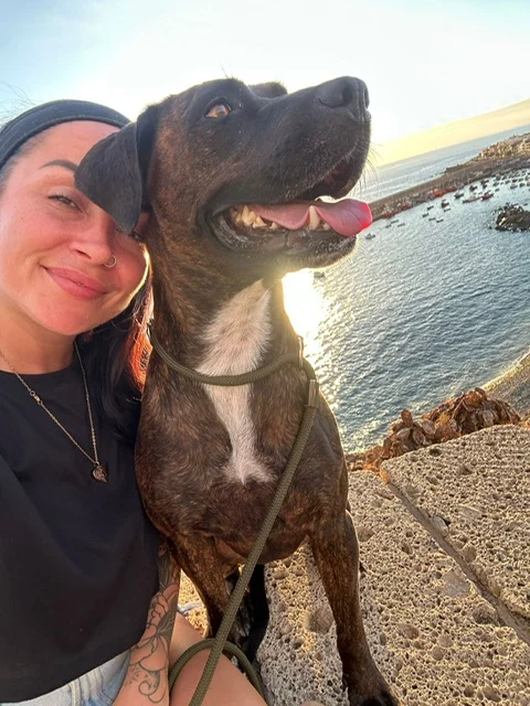 Gara leading her best life.