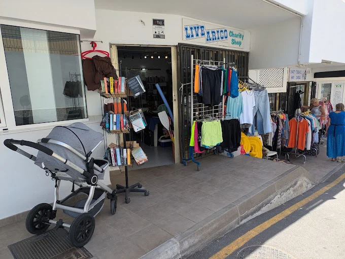 Live PAWS Charity Shop, Los Cristianos